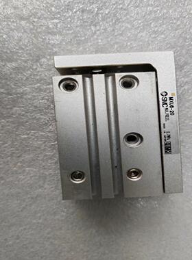 MXU6-20 有1 ，MXH6-20 有2，滑台气缸