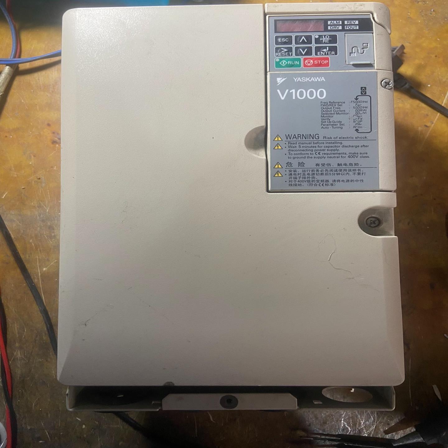 安川V1000变频器15kw/11kw，