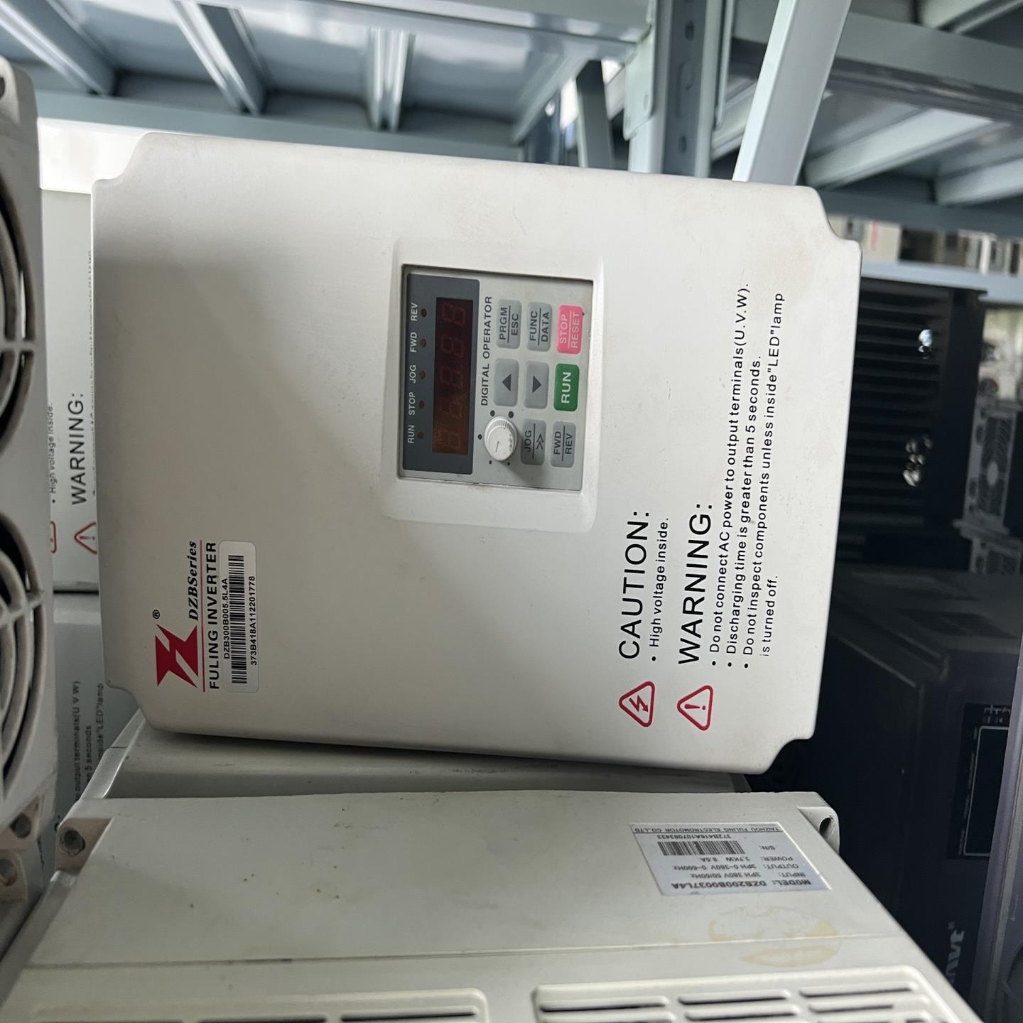 （设备配件）富凌变频器5.5.KW 380V    DZB300B005