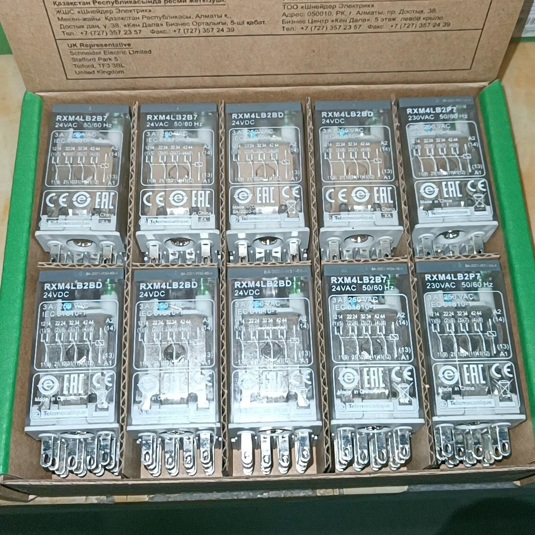 中间继电器RXM4LB2BD，14脚，24∨DC，