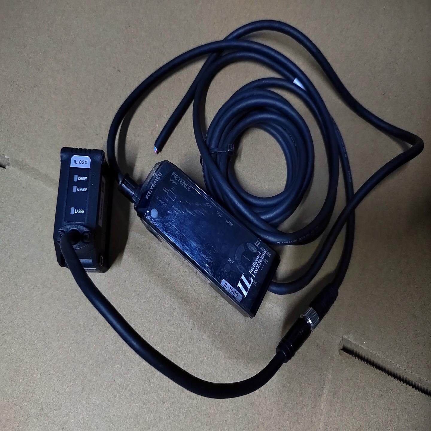 基恩士IL-030IL-1000位移传感器放大器一套 15