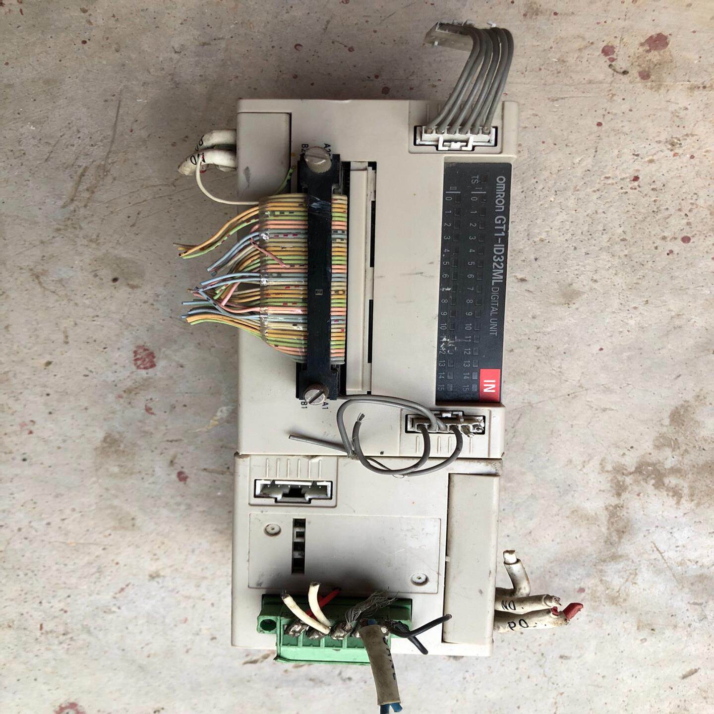 PLC GT1-ID32ML DRT1-COM