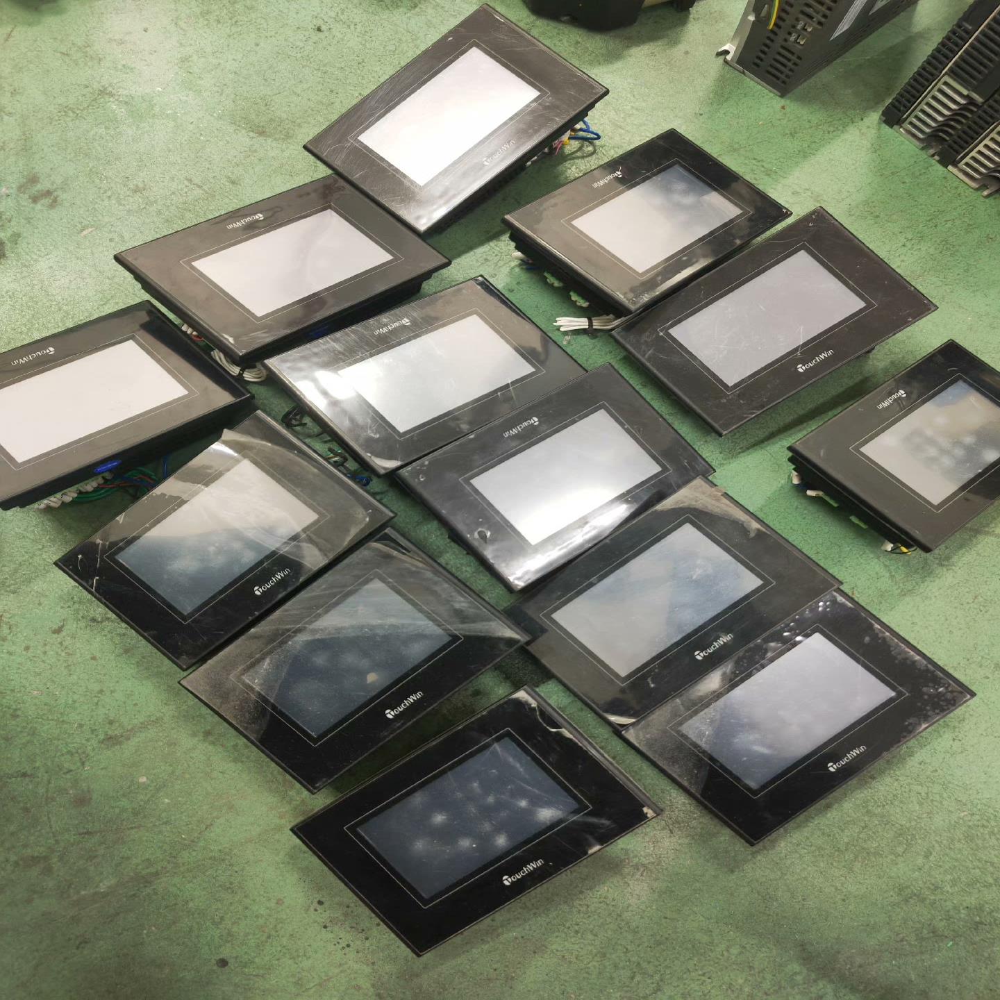 议~信捷4.3寸触摸屏一体机,型号ZG2-20T-4W,库存25