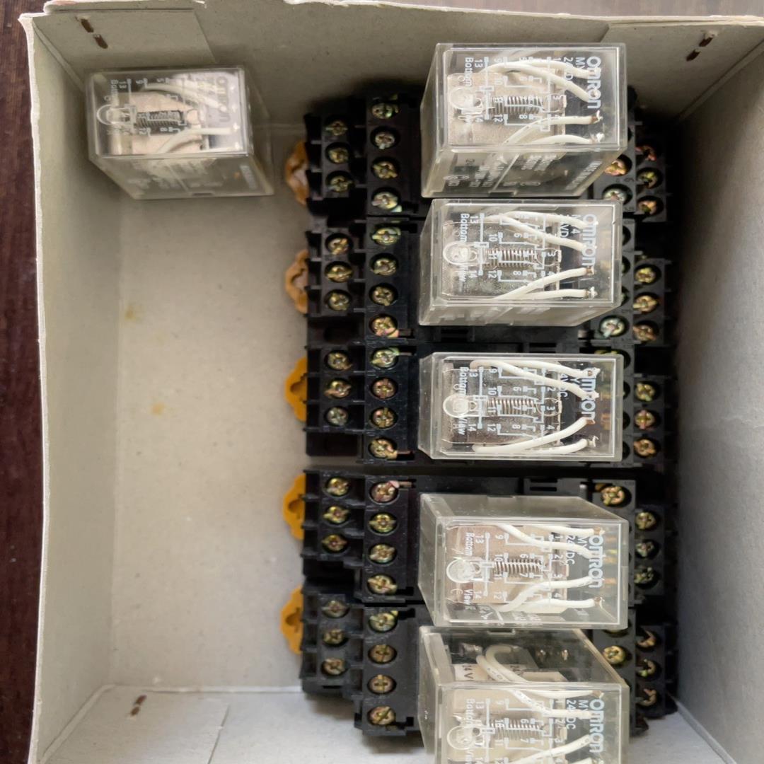 继电器MY4，DC24V每套