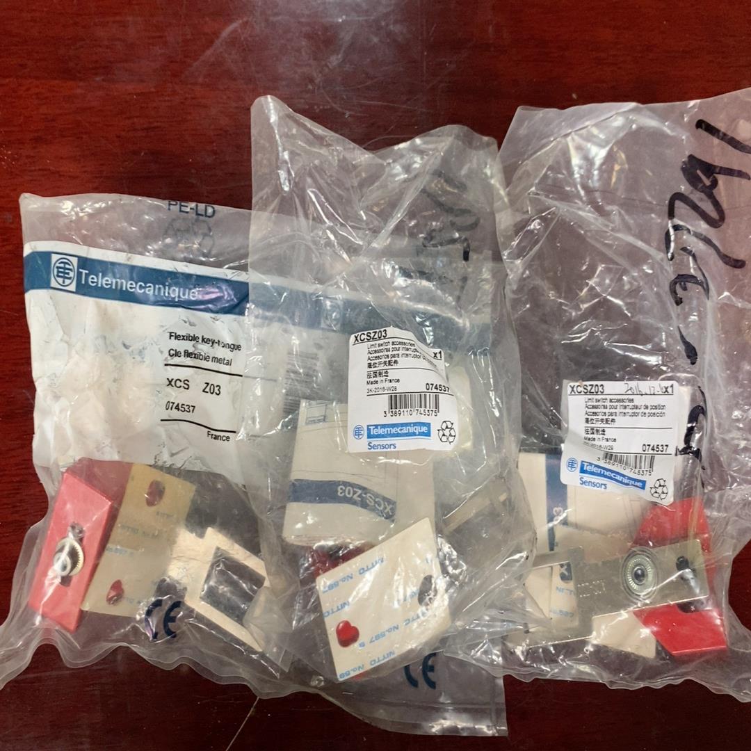 XCSZ03限位开关全新原装