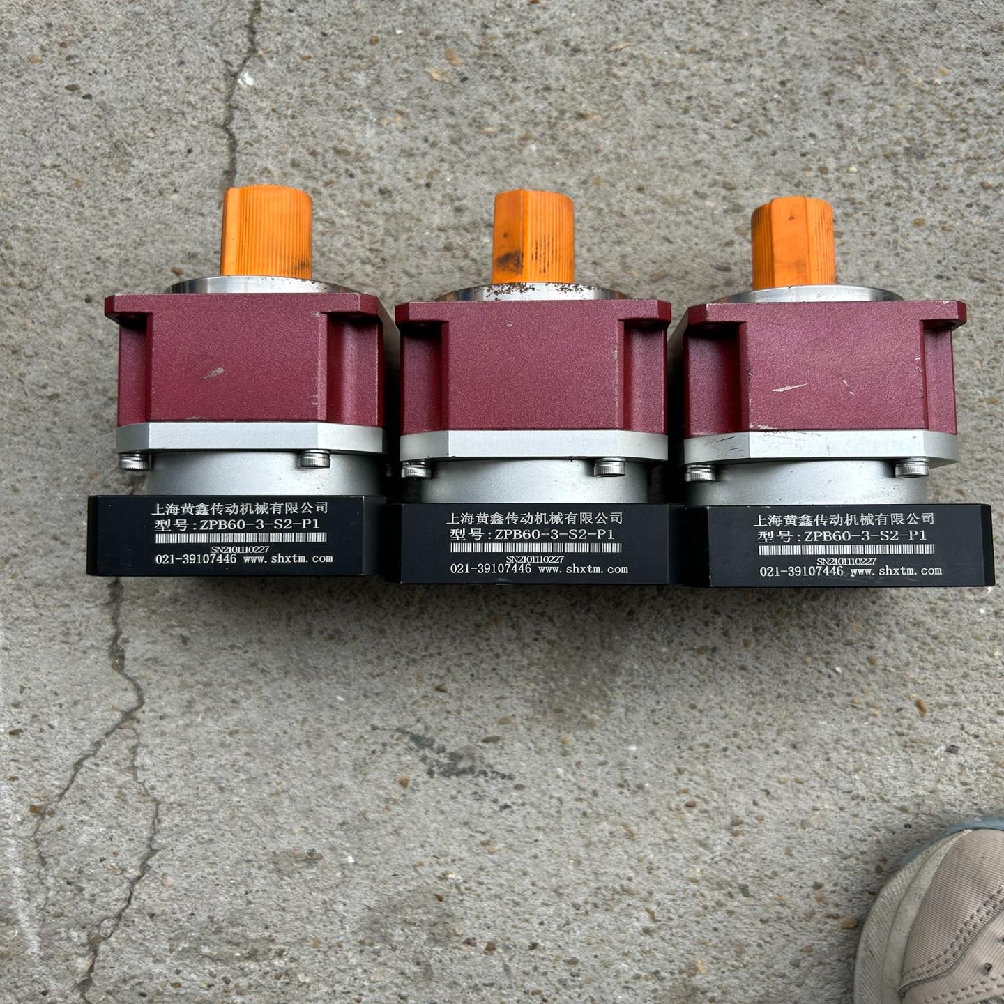 斜齿型60型高精密行星减速机适装400瓦和200瓦伺服电机1