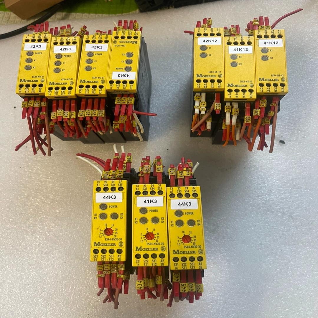 穆勒安全继电器ESR4-NV30-30 三个！350！