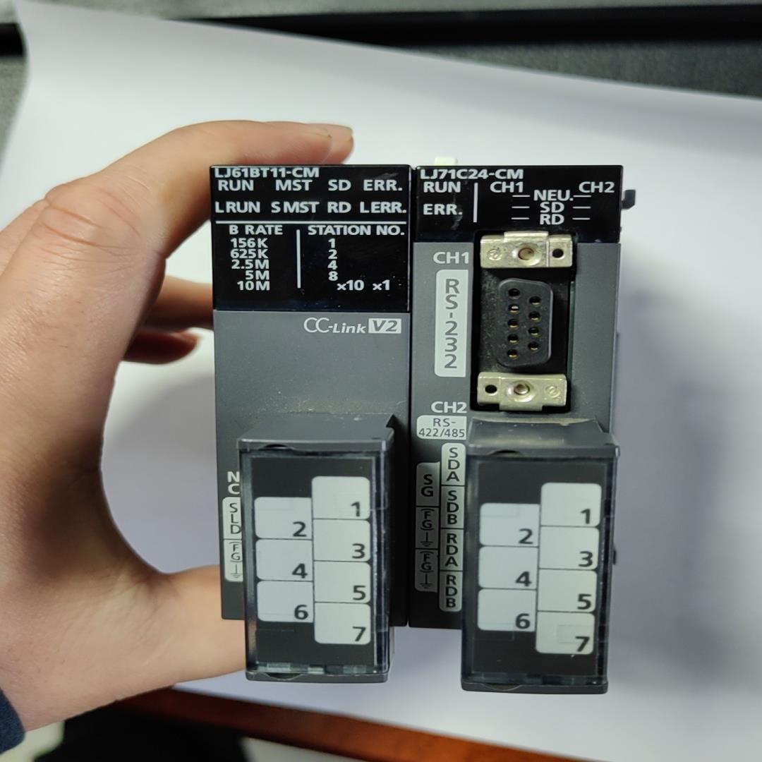基本全新的LJ61BT11-CM  LJ71C24-
