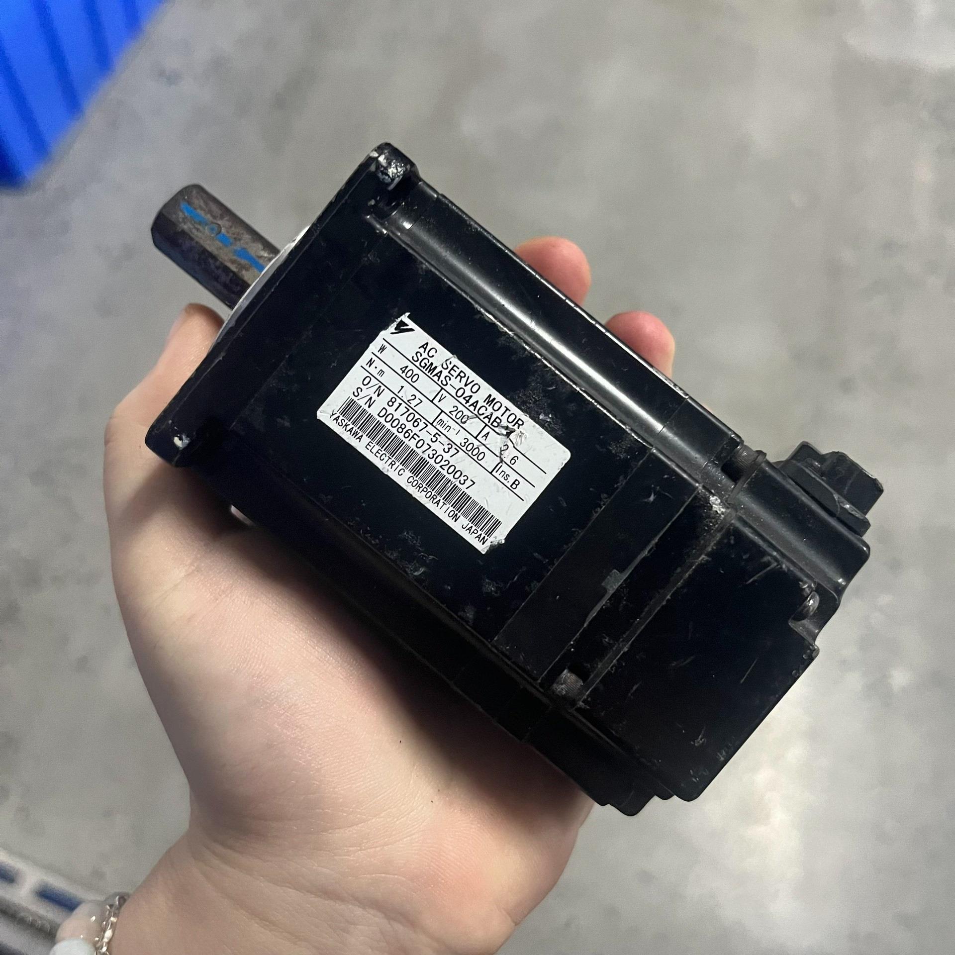 （设备配件）安川 SGMAS-04ACB 交流伺服电机 议价---