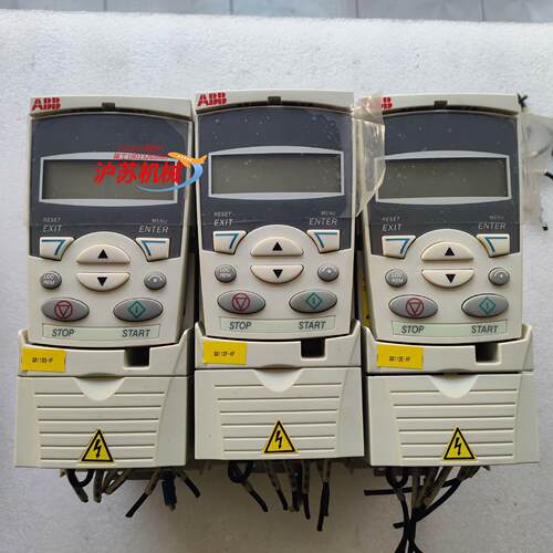 变频器ACS355-03E-01A9-4 0.55KW