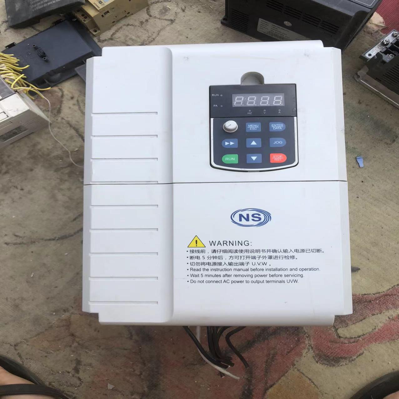 上海全罗辰NS5300-011G。  11kw重载15轻载，