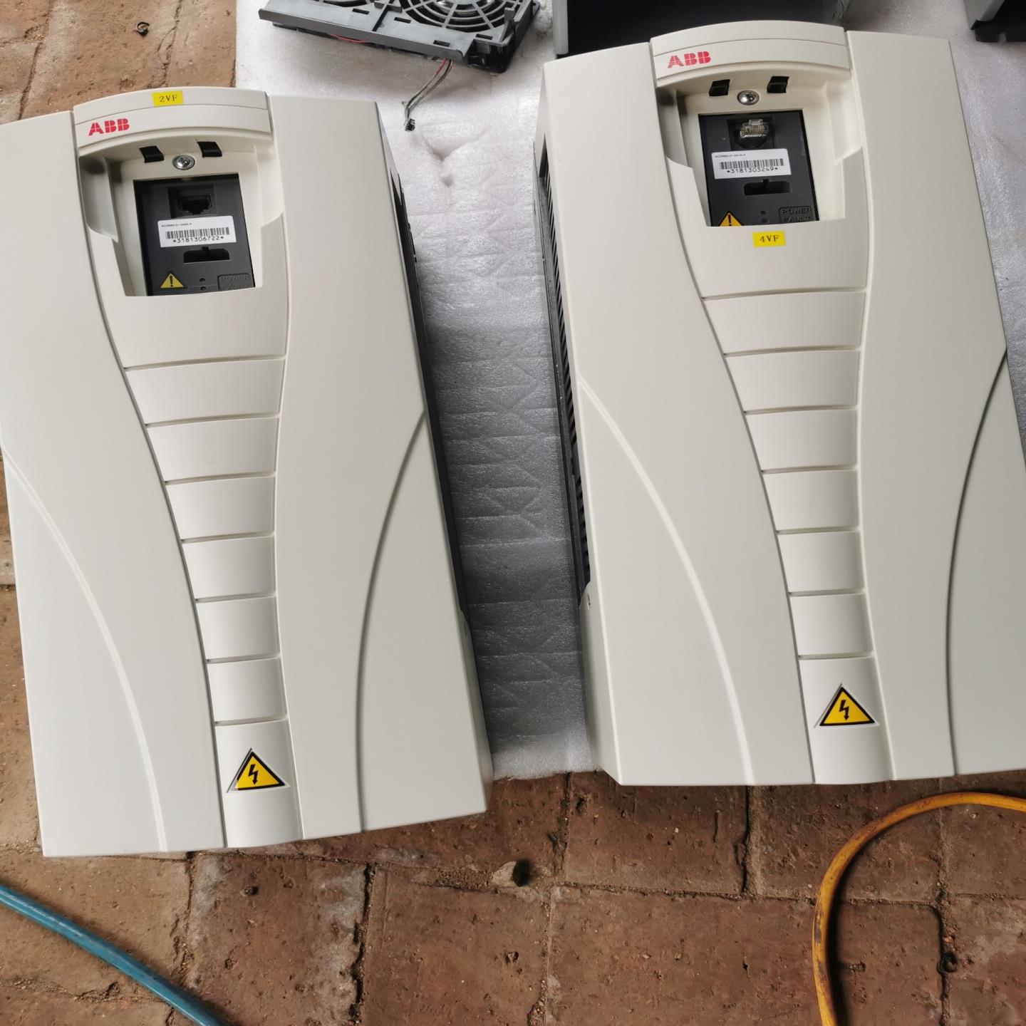 变频器acs550-01-045A-4 22/18.5