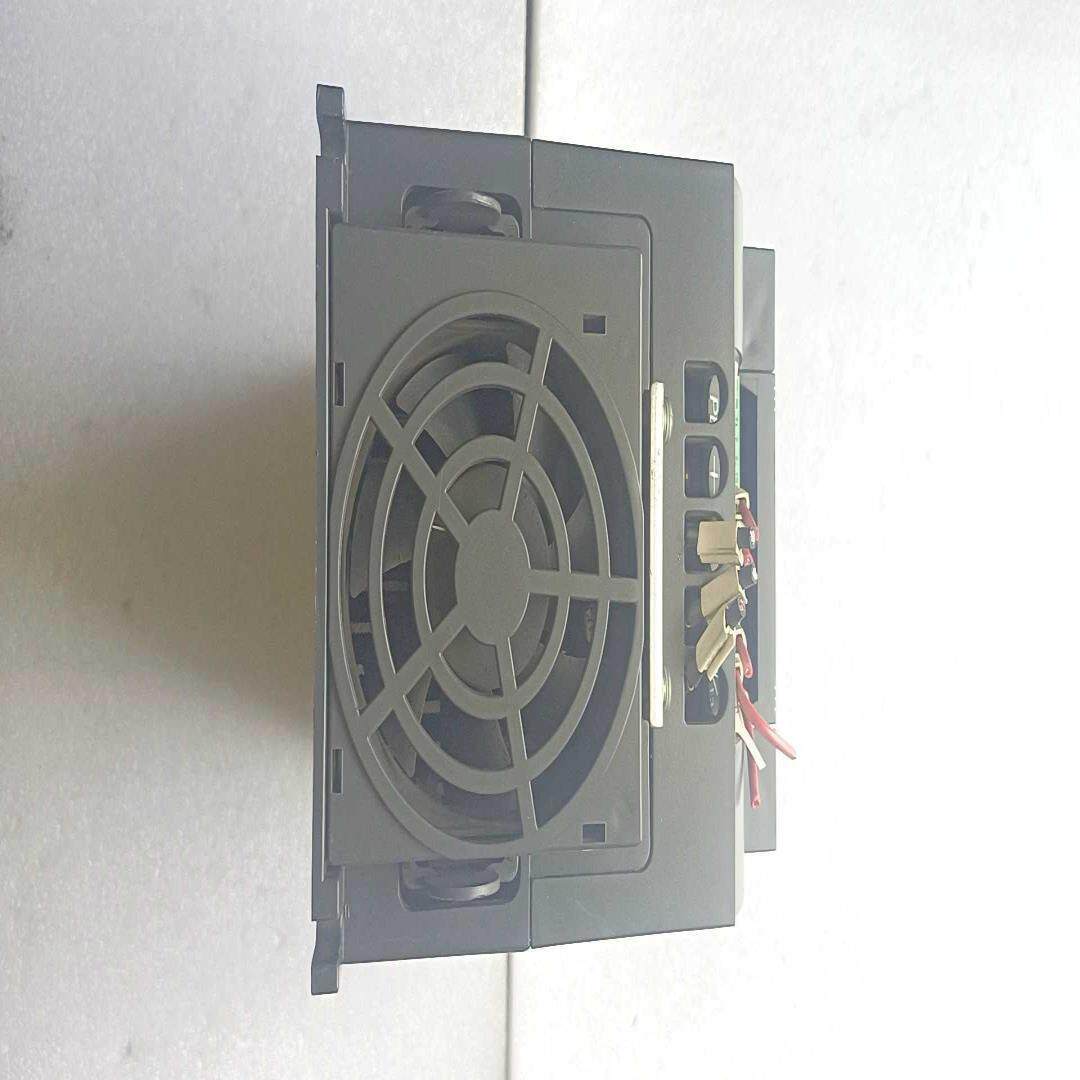 议~ 三晶变频器，型号S7R5G3/S011F3，，