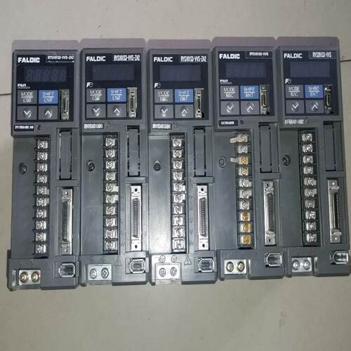 富士100W驱动器RYS101S3-VVS-ZA2 三台