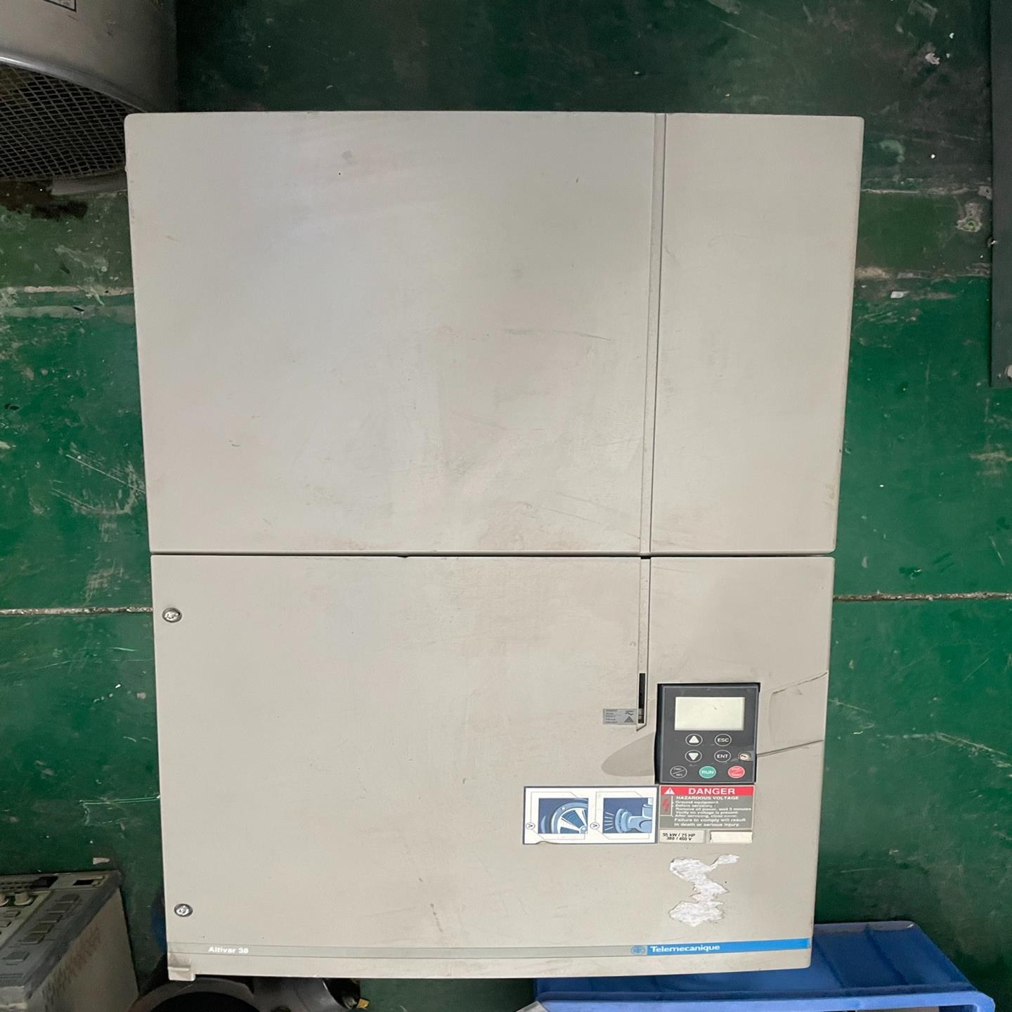 （设备配件）新ATV38HD64N4Schneider，成色变频器，