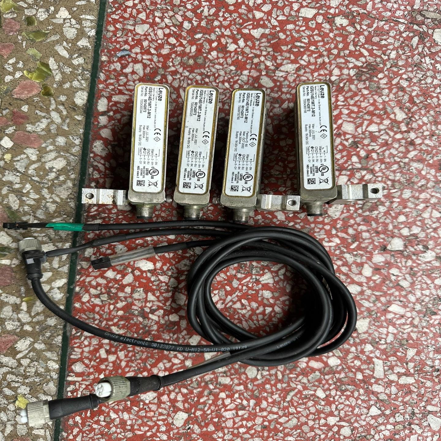 劳易测超声波槽远传感器IGSU14E/1WT．3-M12三个