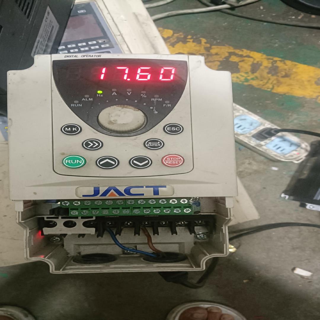 艾克特变频器，AT500－T3－2R2G/4R0PB，2.2