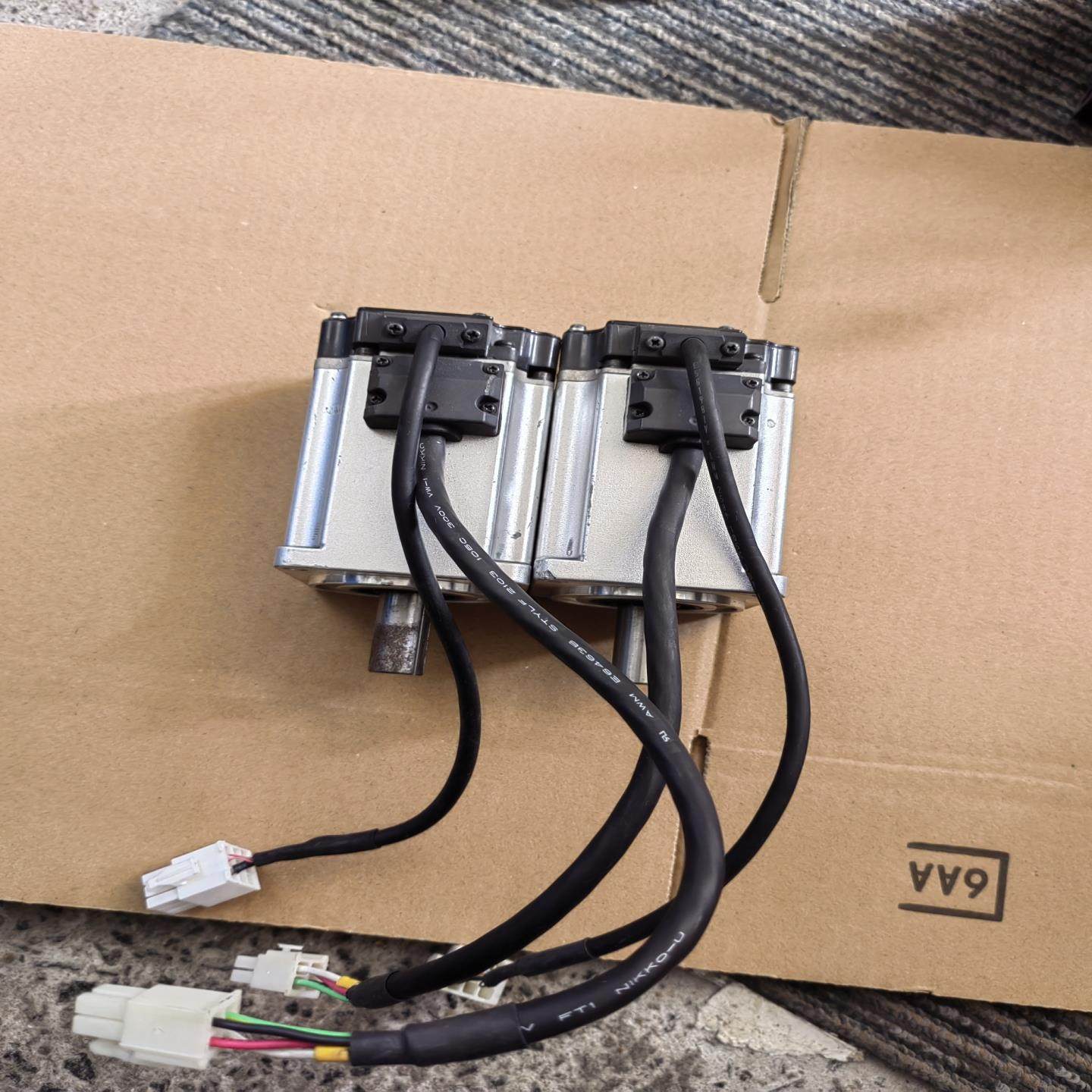 MHMF042L1U2M伺服电机，400W，成色如图