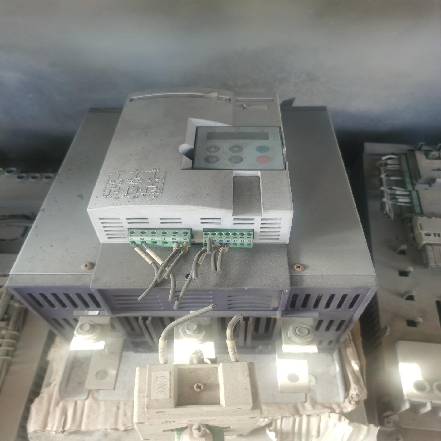 [德峰]SHSY山宇变频器115KW  SJR2  0115成色好，