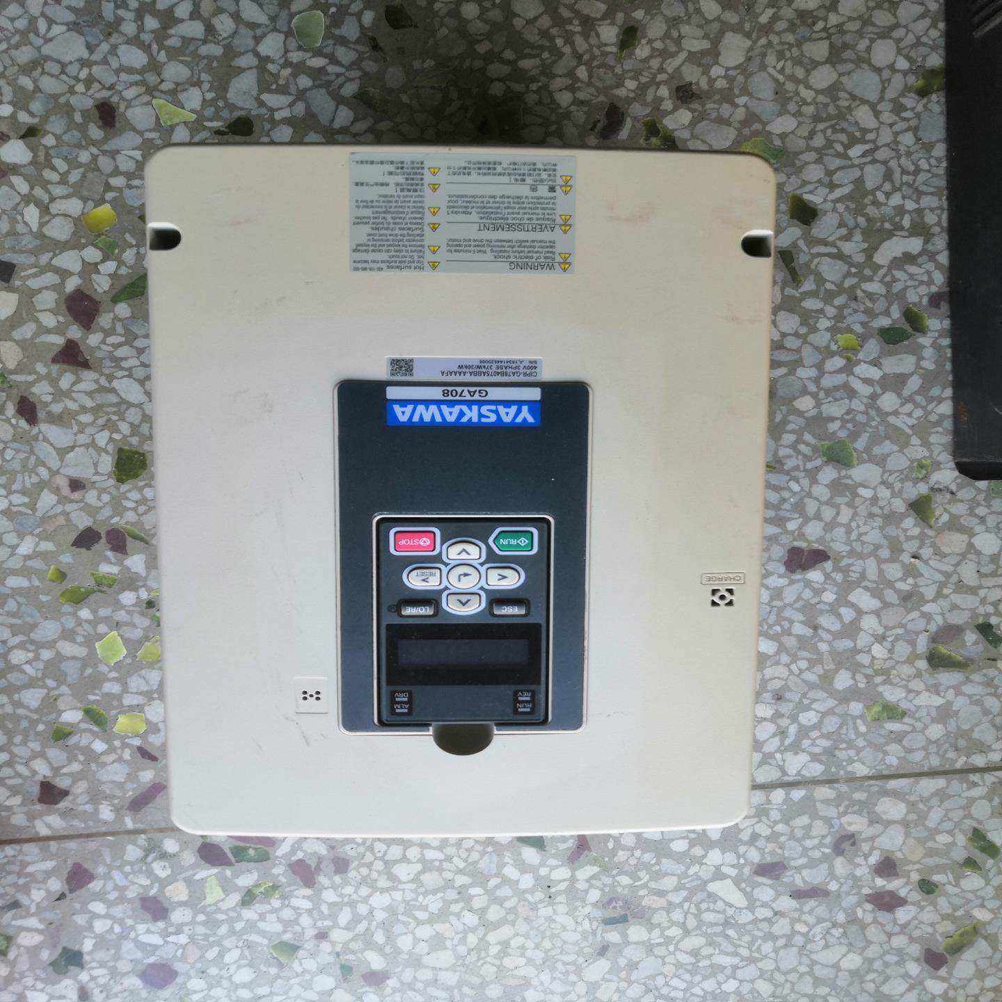 安川变频器，GA708-37KW/30KW成色如图所示测量运