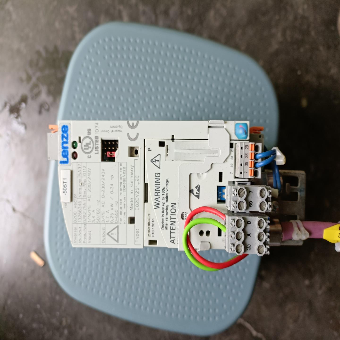 Lenze伦茨变频器E82EV251-2C，0.25kw原装