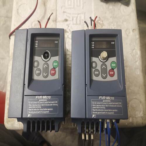 [德峰]1.5KW富士变频器，型号FVR1.5S1S-7C,  成色