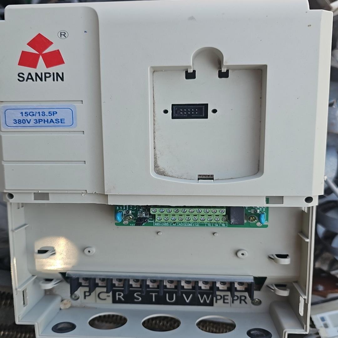 三品变频器，15G/18.5p。sanvc-4t015g/p