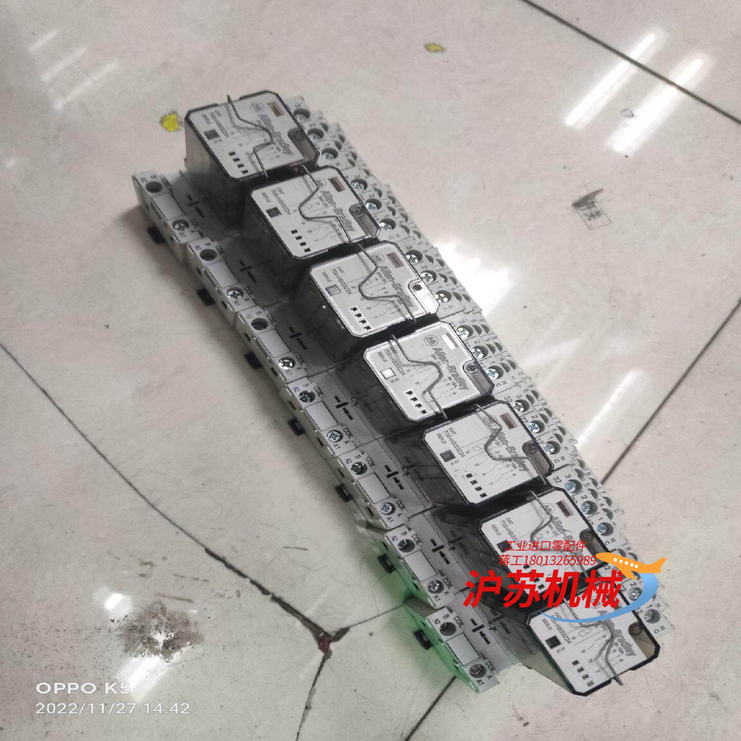 700-HB33Z24有7个，DC24V,40。95新。