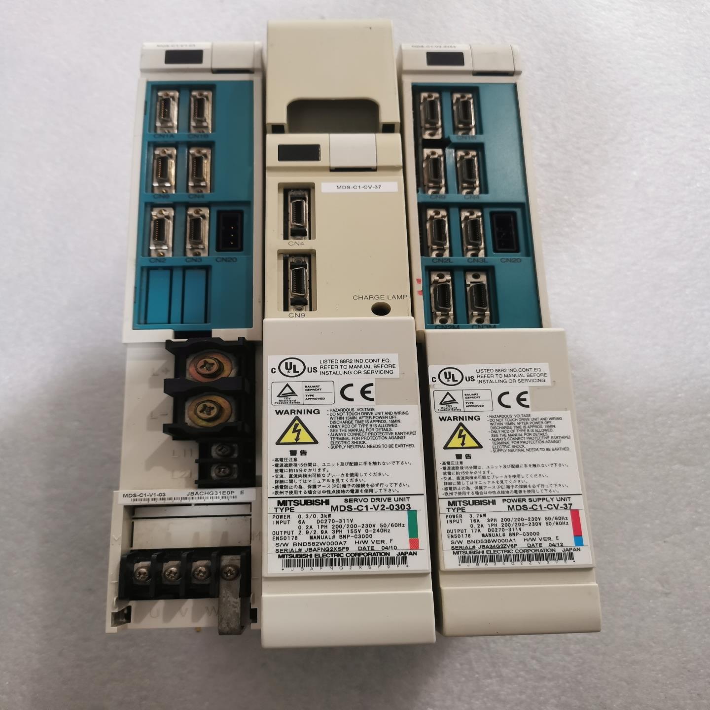 数控驱动器MDS-C1-V1-03 原装，拍摄