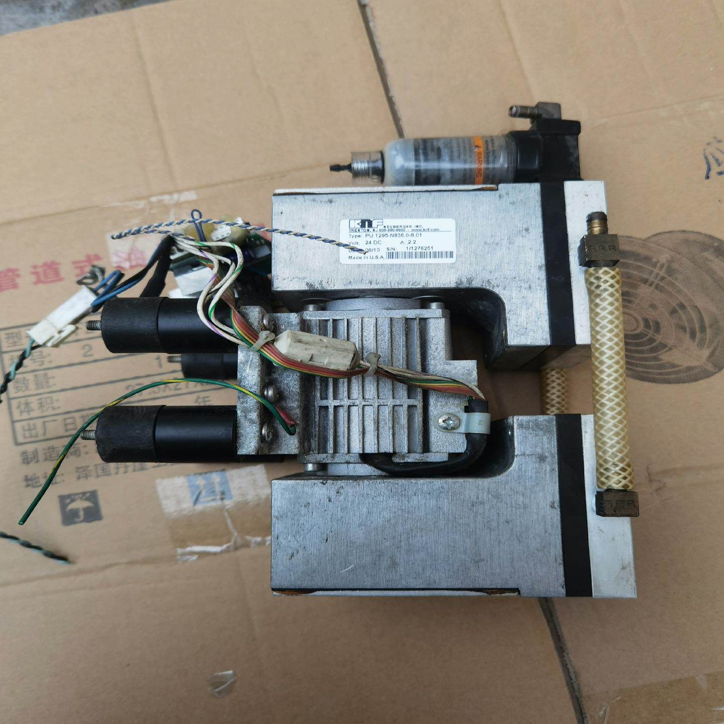 [德峰]-.详见0-N838控PU1295真空泵下图，KNF8.01