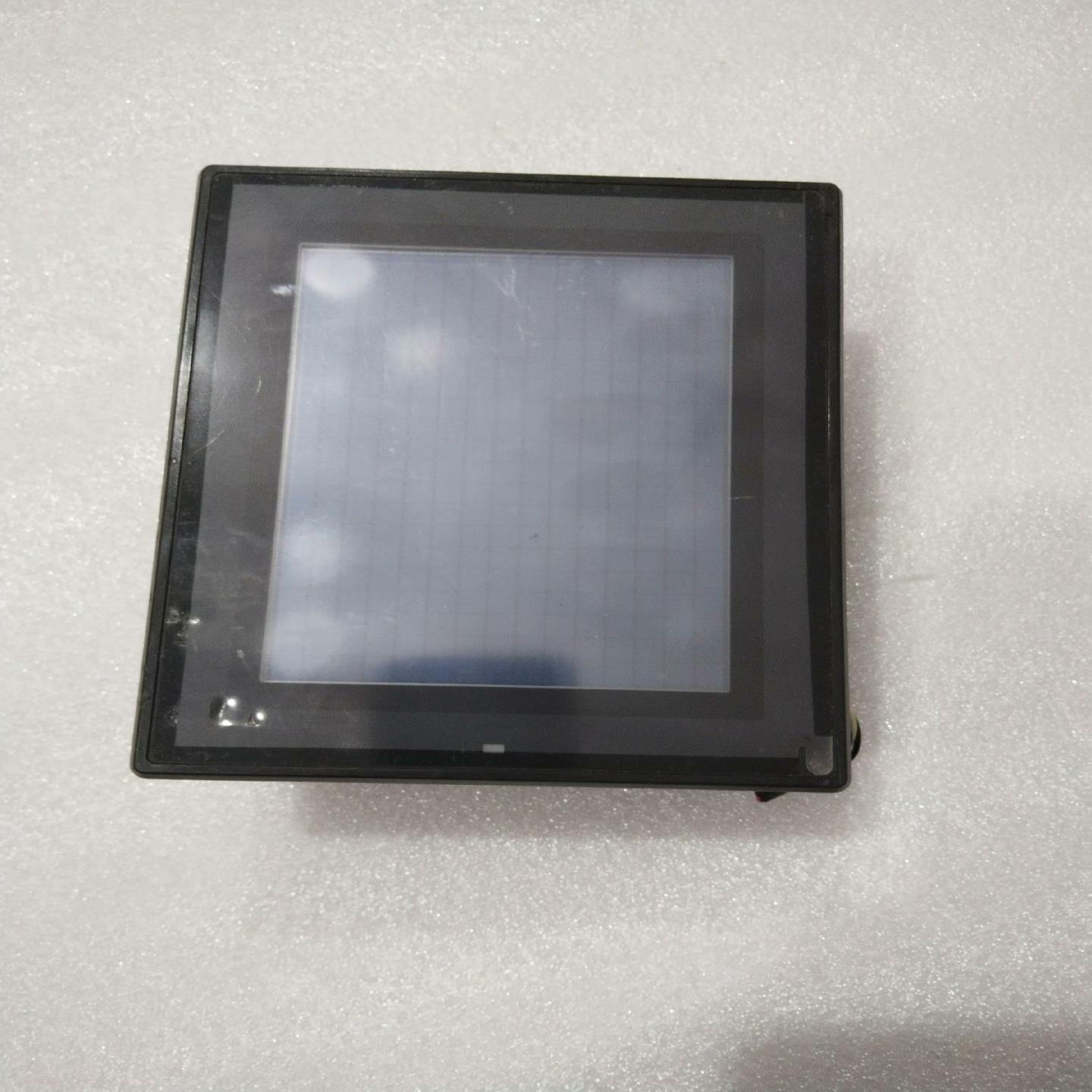 基恩士触摸屏 VT2-5SB  件，片，成色如图所