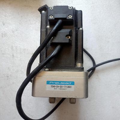（设备配件）UniMAT电机UM060-00R2F-30BA套装。