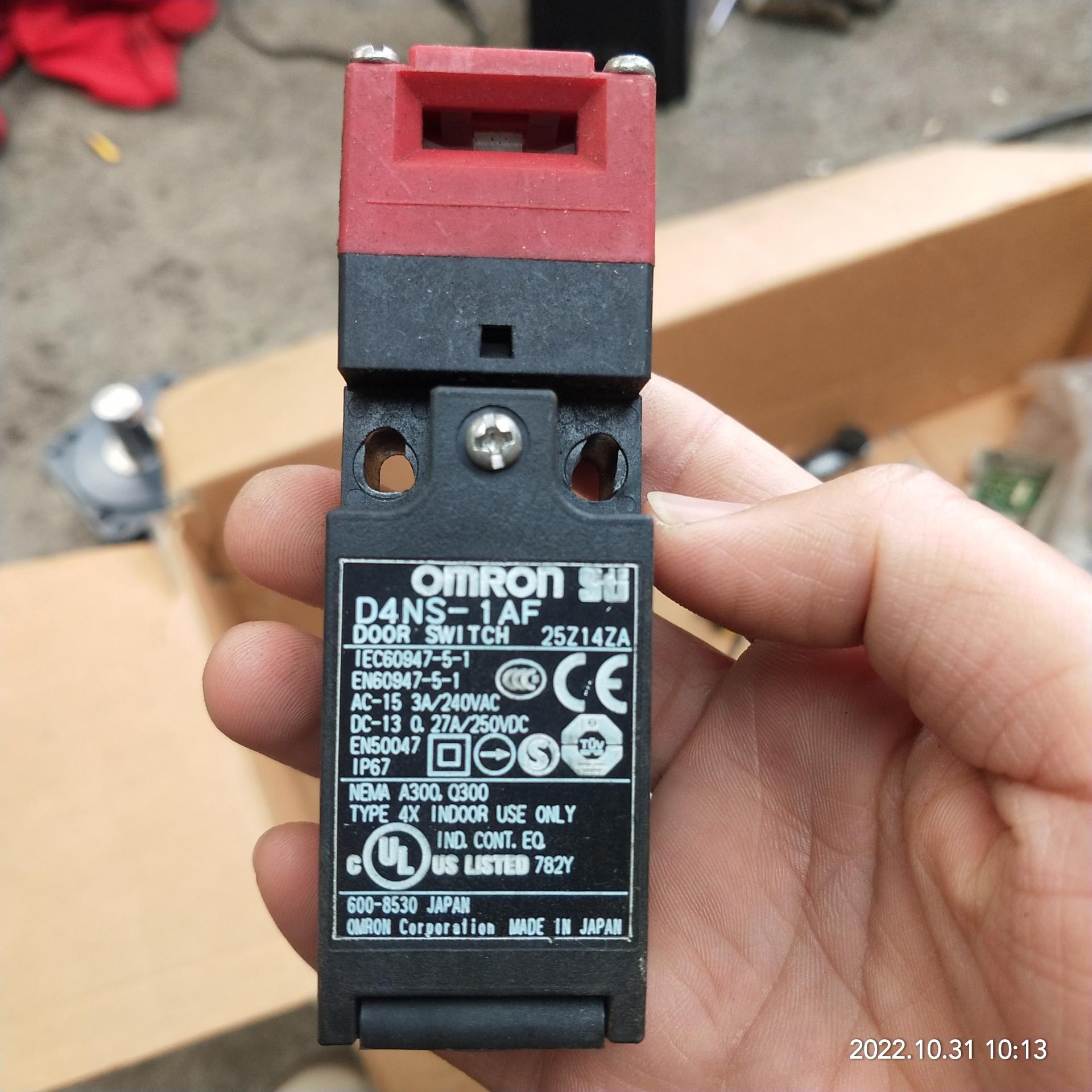 Omron/D4NS-1AF 安全开关    不知