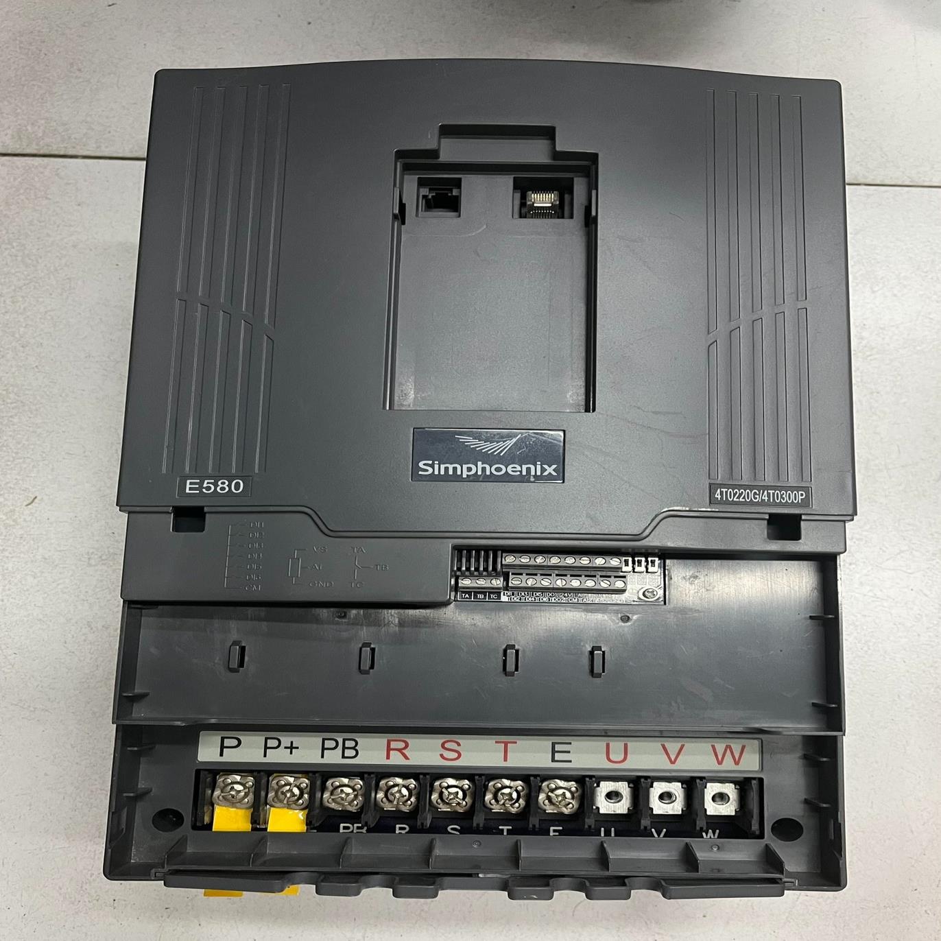 E580-4T0220G/4T0300P 四方变频器 22K