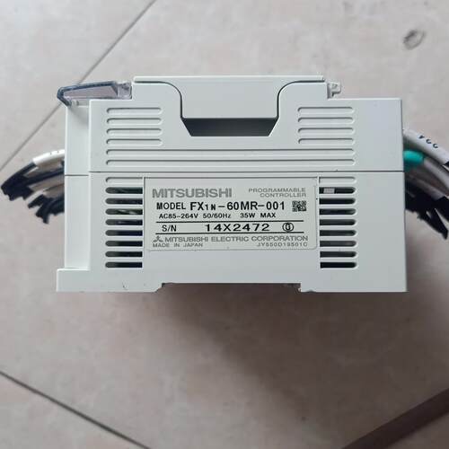 FX1N-60MR-001，成色如图，功能正常
