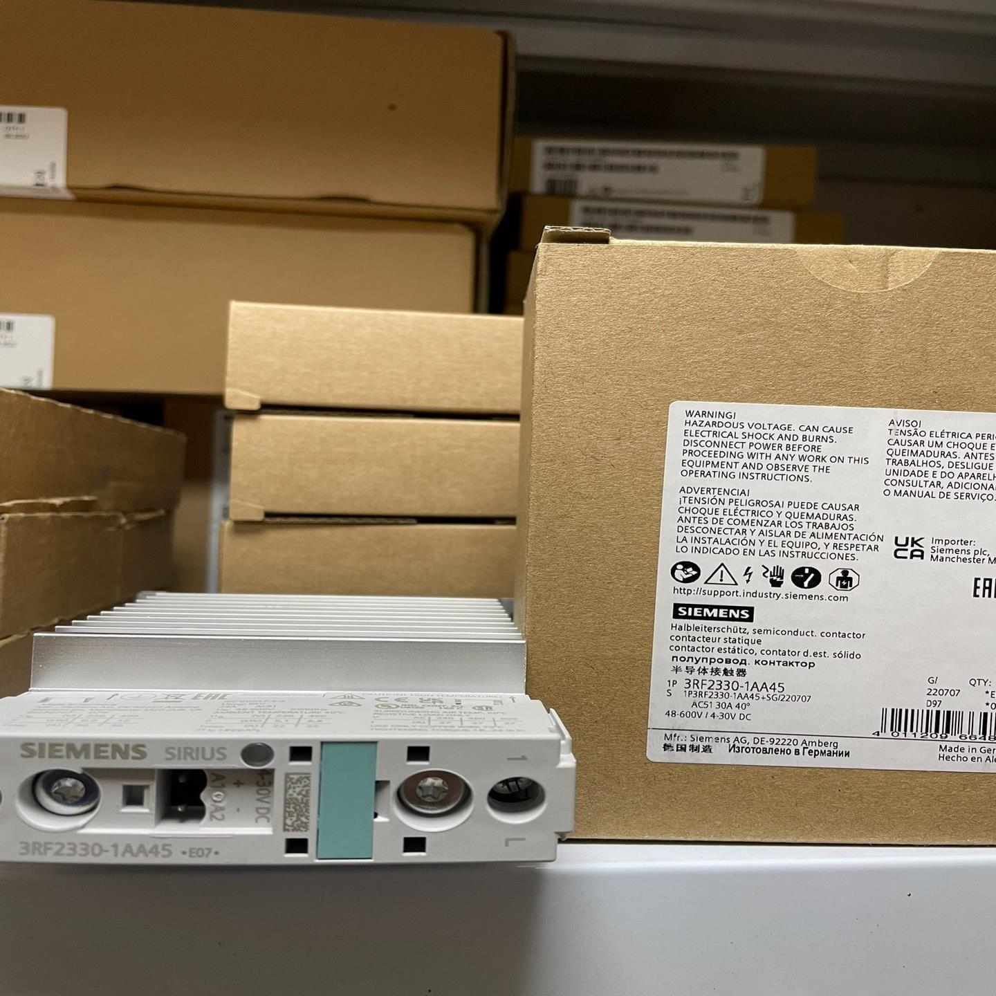 3RF2330-1AA45  单相 3RF2 半导体接触器