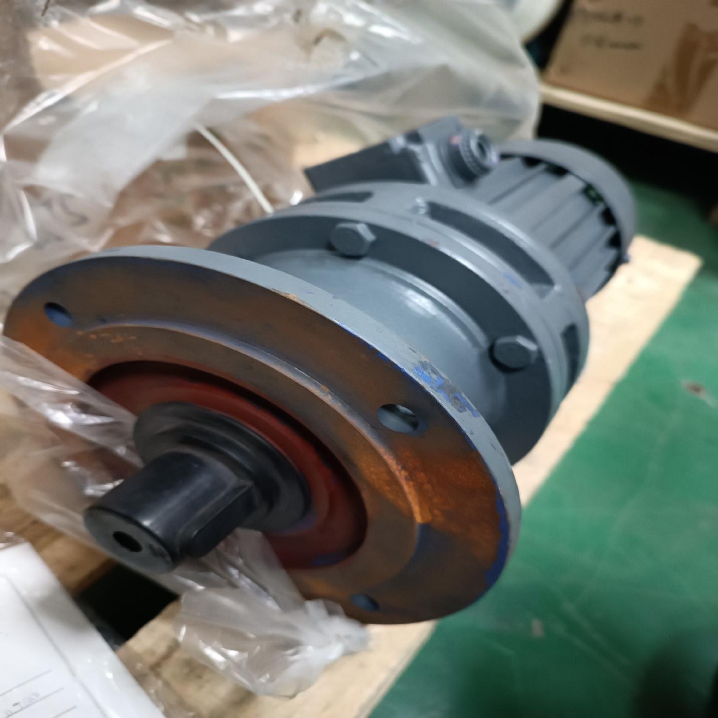 三相异步电机YS7144，0.75KW全新未使用。现货一