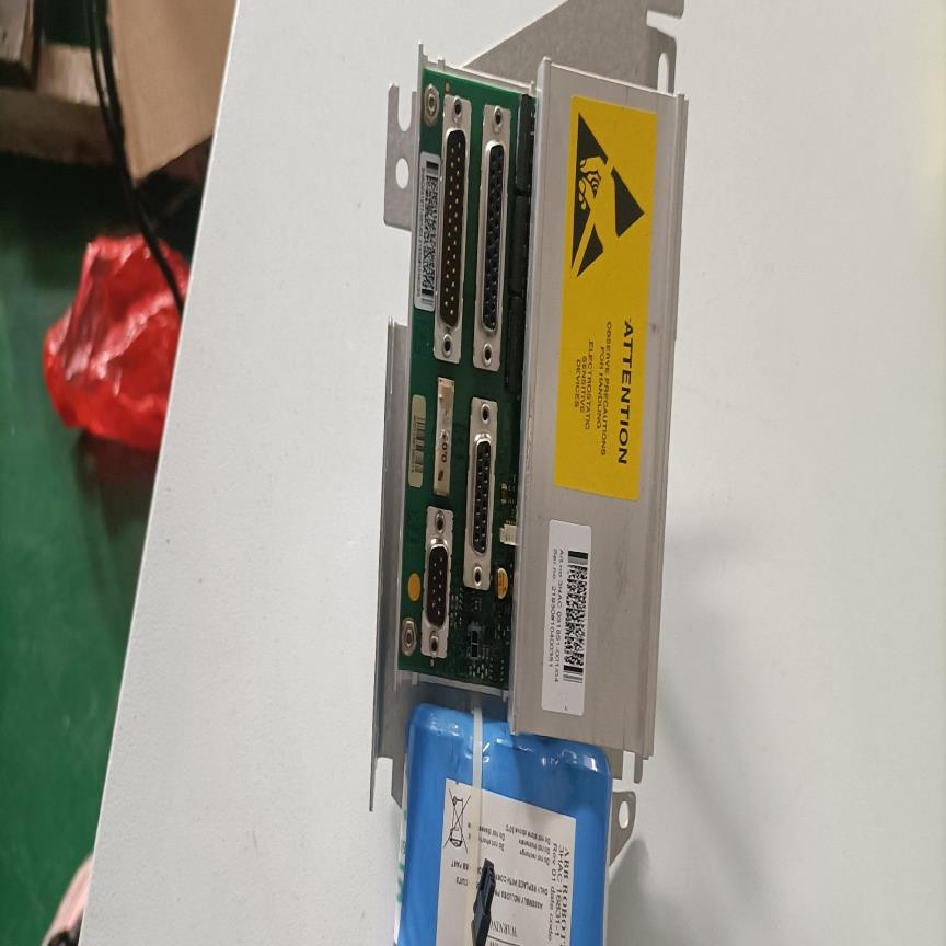 外观带一点瑕疵的SMB板  3HAC031851-001/0