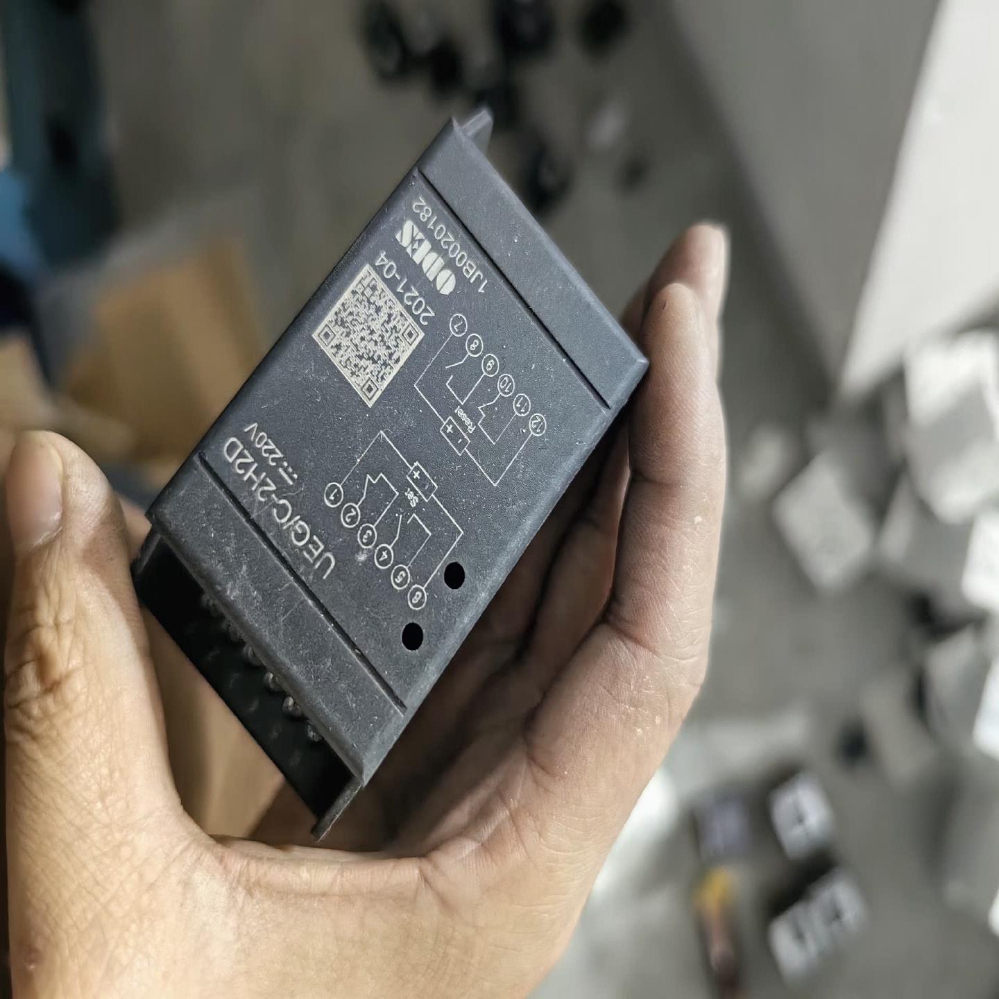 澳德思UEG/C-2H2D/220VDC 抗干扰中间继电器