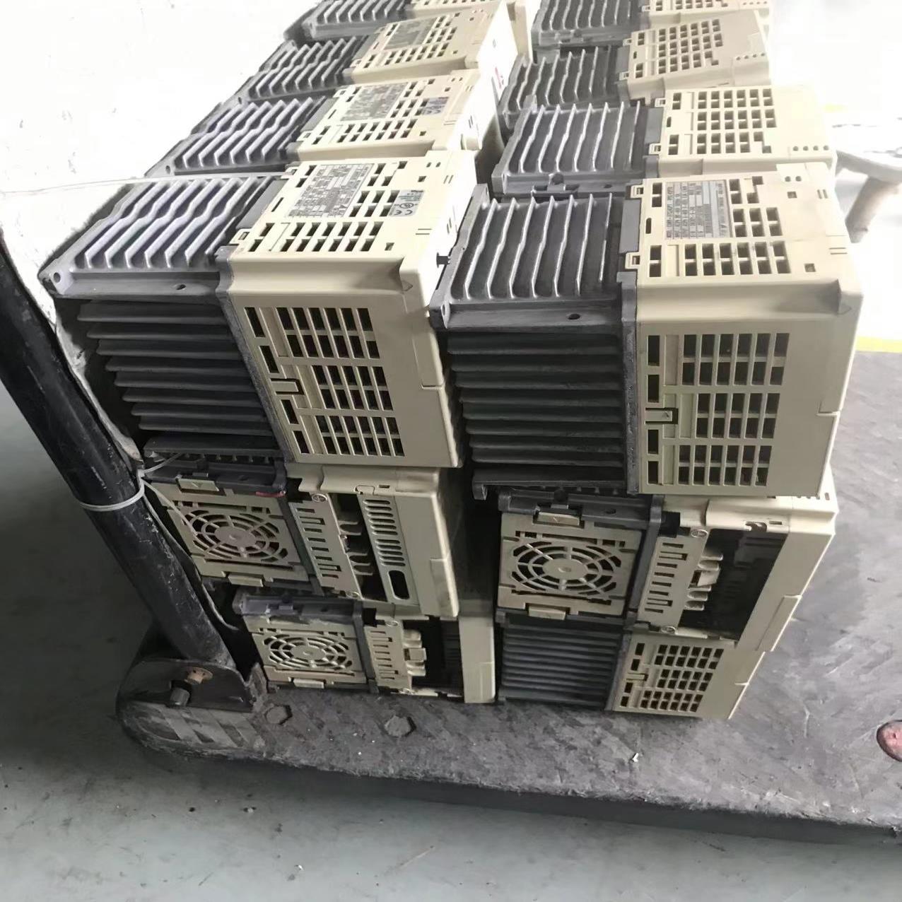 安川606V7系列变频器V7CJ43P7 3.7KW 380(崽崽配件）