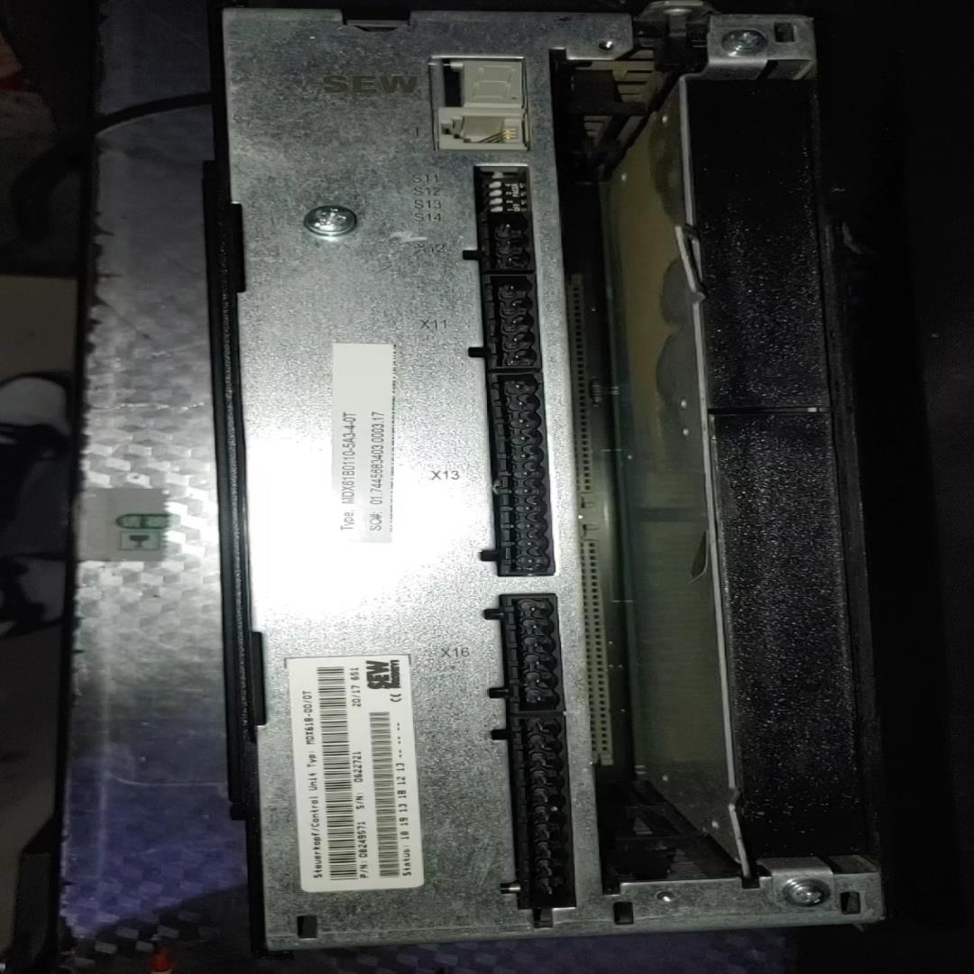 SEW变频器MDX61B0110-5A3-4-0T/DEH1