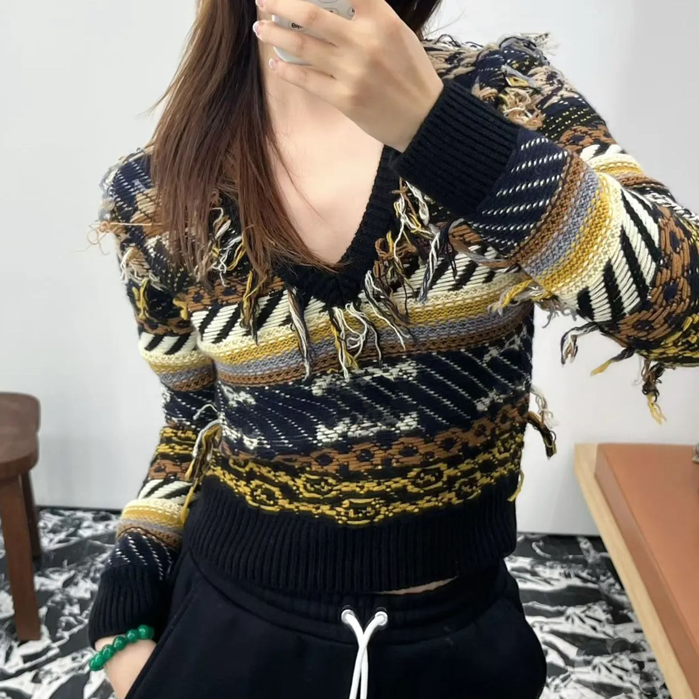 山羊毛刺绣流苏V领短款毛衣背心