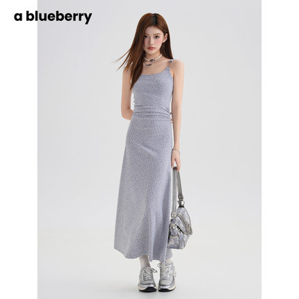 ablueberry 碎花吊带连衣裙女2025夏季甜辣收腰显瘦A字裙褶皱长裙