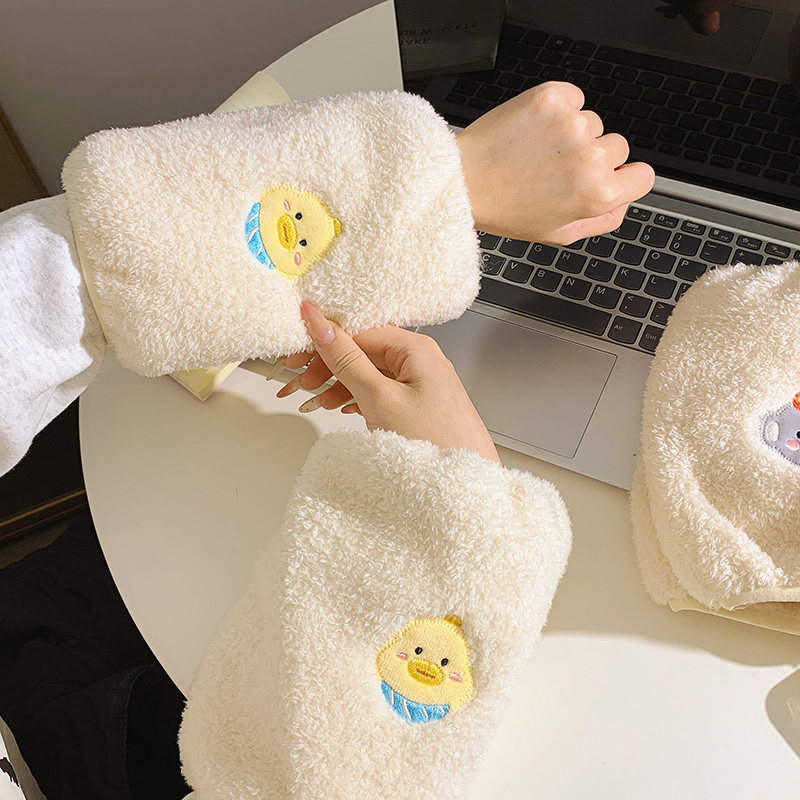 冬季羽绒服成人工作防污可爱套袖毛绒办公室袖套儿童学生防脏护袖