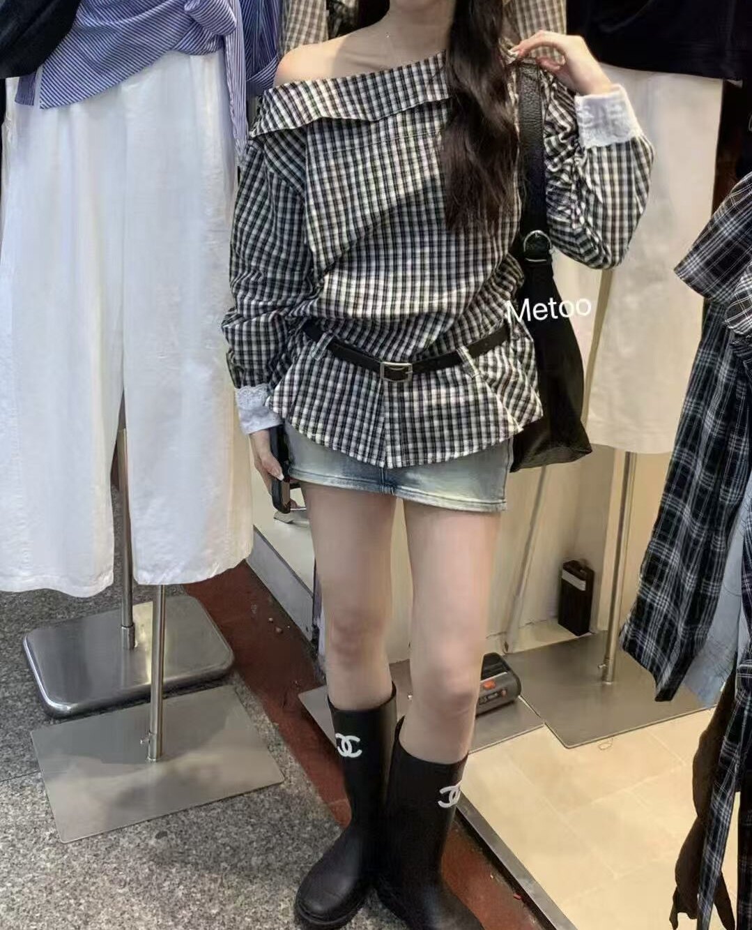 2025新款复古格子一字肩上设计上衣长袖衬衫吊带露肩夏季辣妹