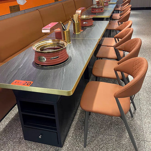 铝合金边框岩板桌面主题餐厅火锅桌无烟设备烤肉餐厅卡座桌椅组合