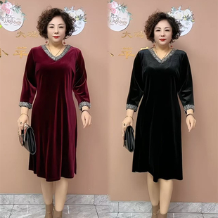丝绒连衣裙2025秋冬新款中老年流行爆款轻奢高级感妈妈中长款裙子