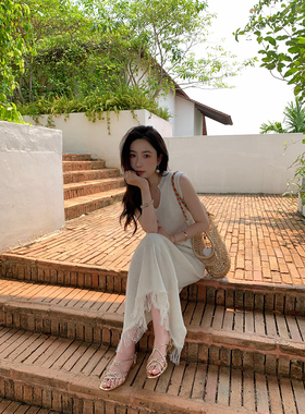 isaro uu 进口桑蚕丝和纸纱套组~流苏工艺V领天丝针织背心/半裙