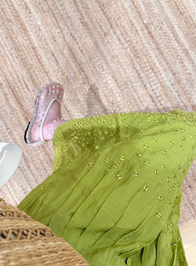 isaro uu 重工私服裙~繁星散落手工钉珠刺绣压褶半身裙青果绿