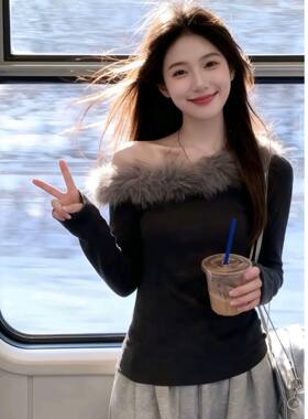 螺纹德绒270克灰色斜肩毛领长袖t恤女秋冬纯欲露肩打底衫上衣